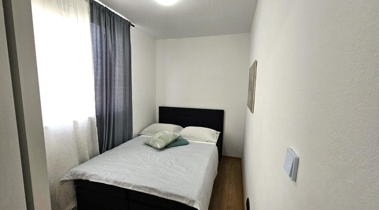 Apartment With Garden In Barbariga Extérieur photo